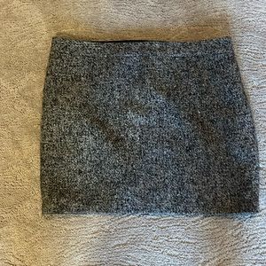 Gap tweed mini skirt .EUC